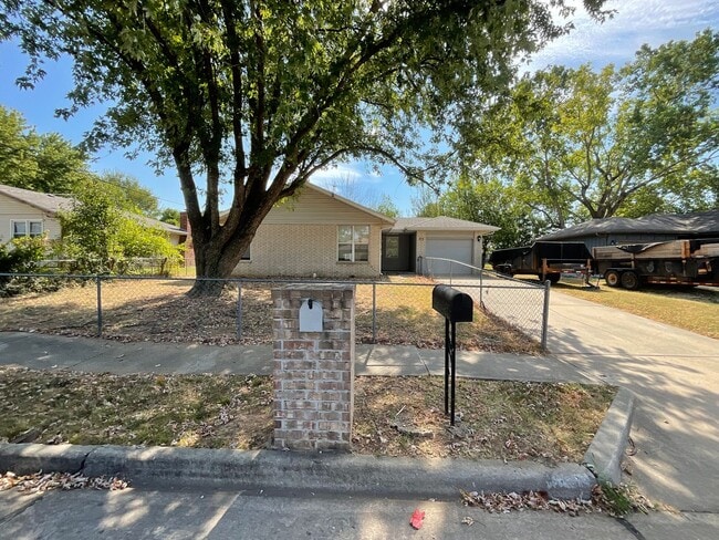 Building Photo - LEASING Rental