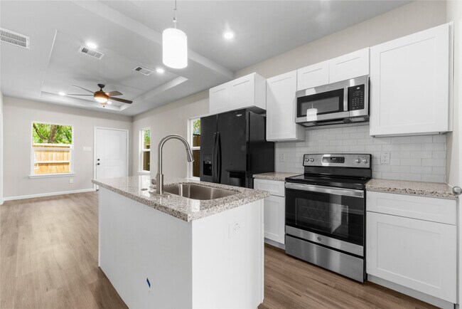 Photo - 8161 Tate St Unidad B