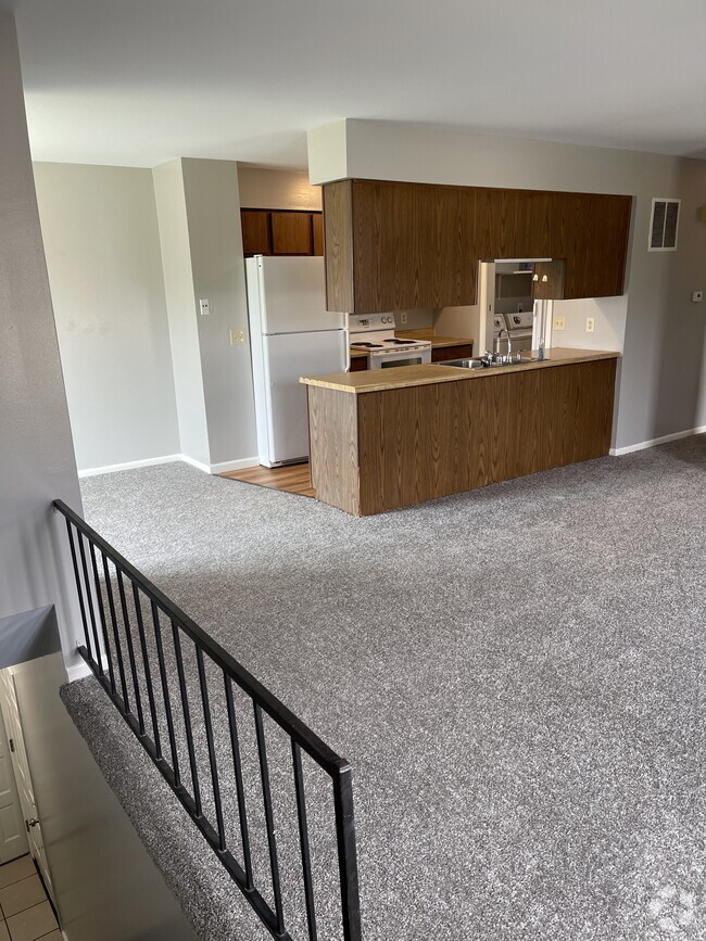 Building Photo - 4467 W Milham Ave Unit 4 Rental