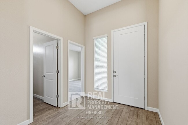 Photo - 16808 W Cavedale Dr