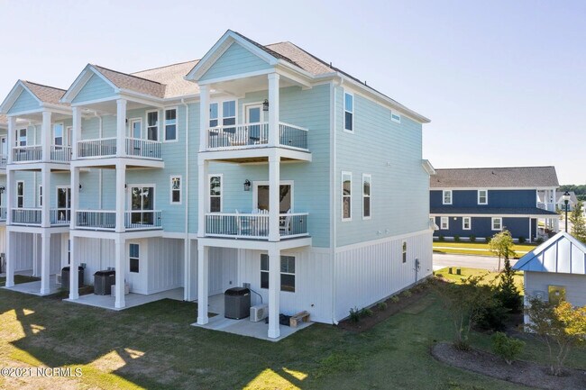 Photo - 332 Gannet Pl