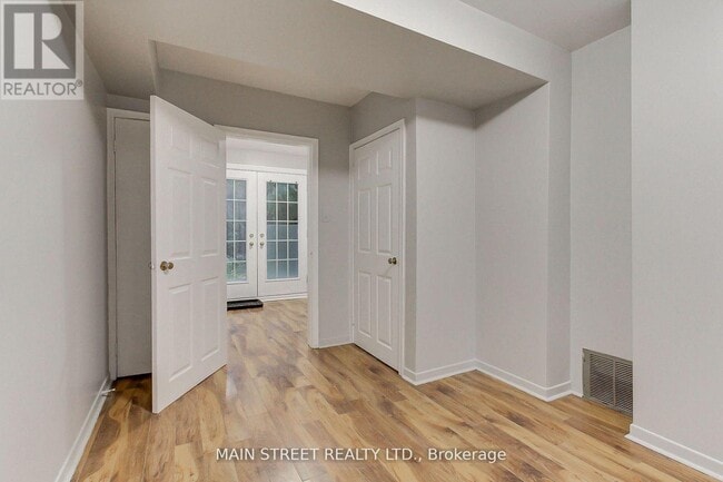 Photo - 364 Agar Ave