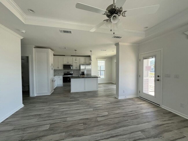 115 N Lake Dr