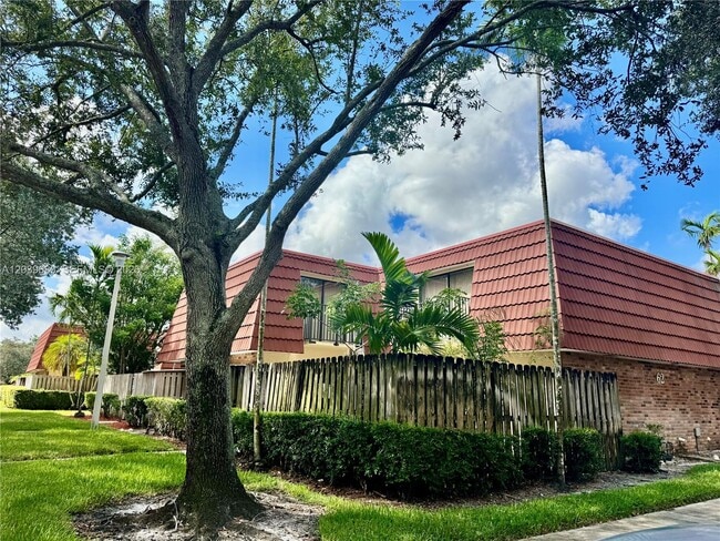 Photo - 721 NW 99th Cir