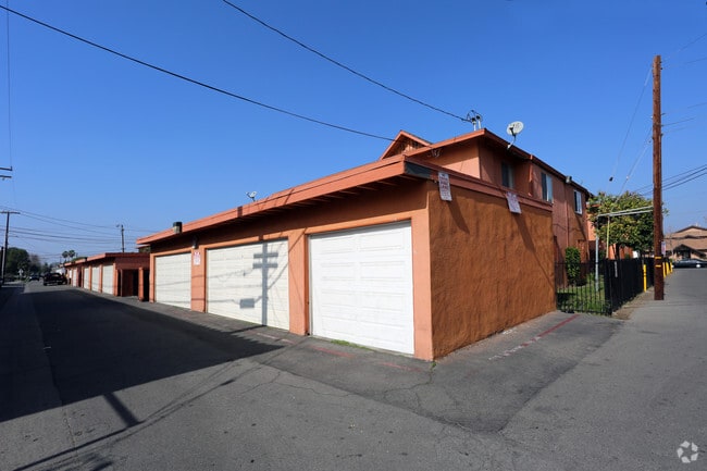 Photo - Rancho Benmore Apartments