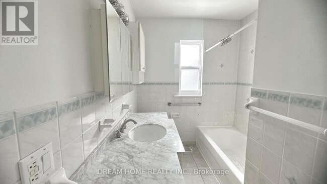 Photo - 83 Cornwallis Dr