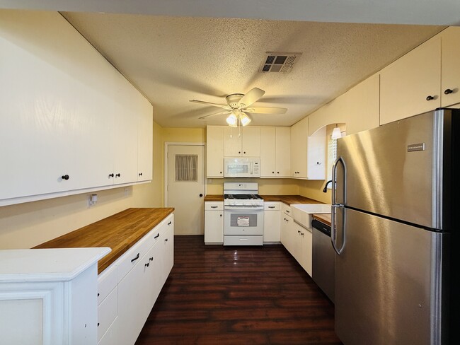 Photo - 120 Elwood Dr
