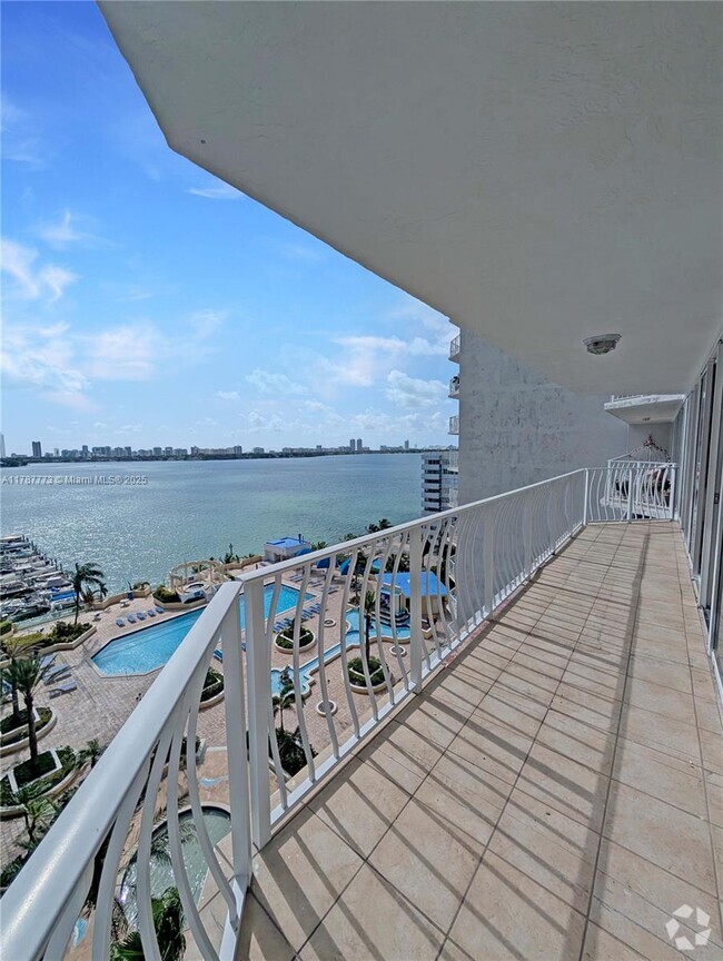 Building Photo - 7601 E Treasure Dr Unit 1209 Rental