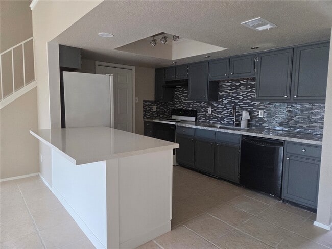 Building Photo - 14777 Wunderlich Dr Unit 1112