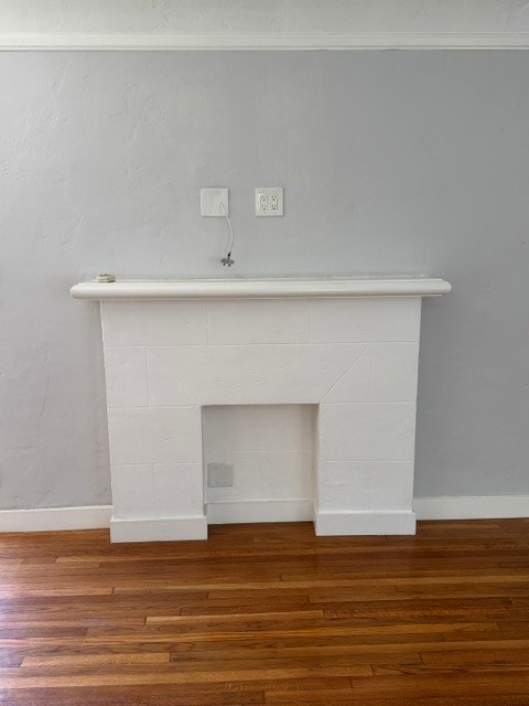 Decrotive Fireplace - 226 N Brighton St Unit 226 Brighton