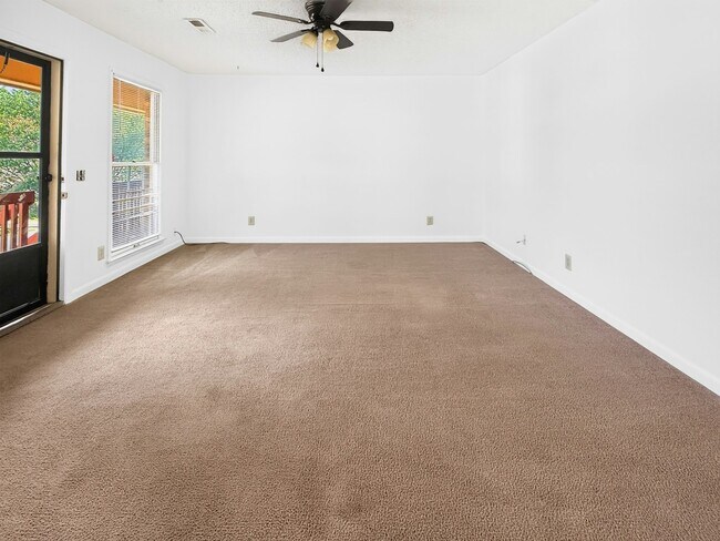Photo - 6209 Friar Tuck Dr NW Unit D