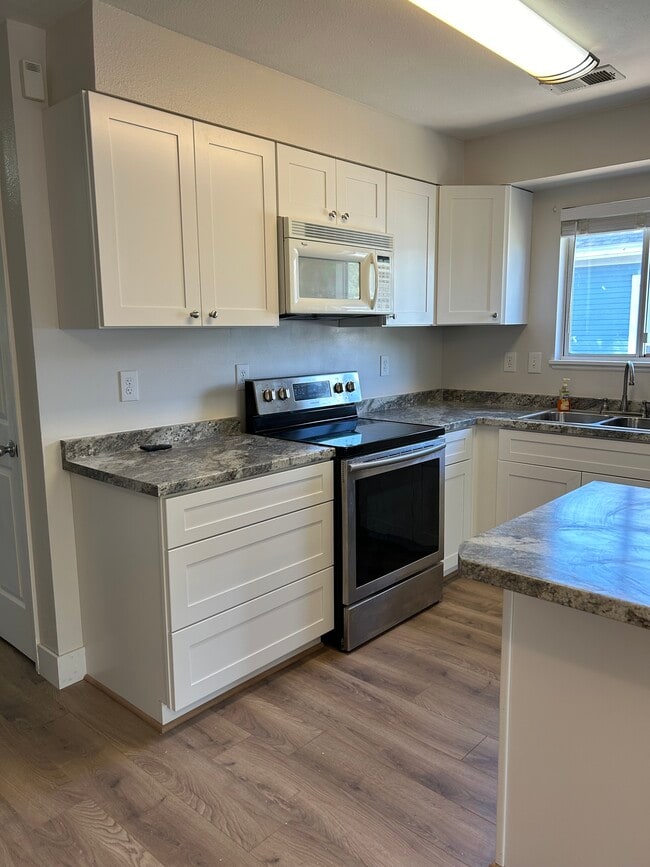 Photo - 3737 Roosevelt Ave Unit 3737 Roosevelt