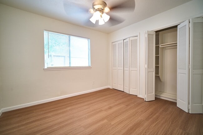 Building Photo - 14034 Utopia Dr