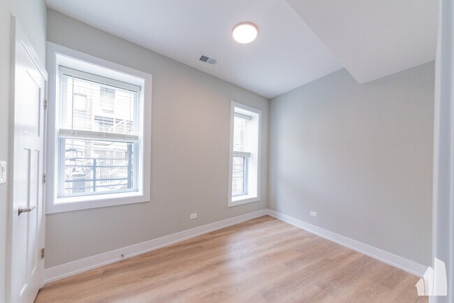 Photo - 438 W Belden Ave Unit 13