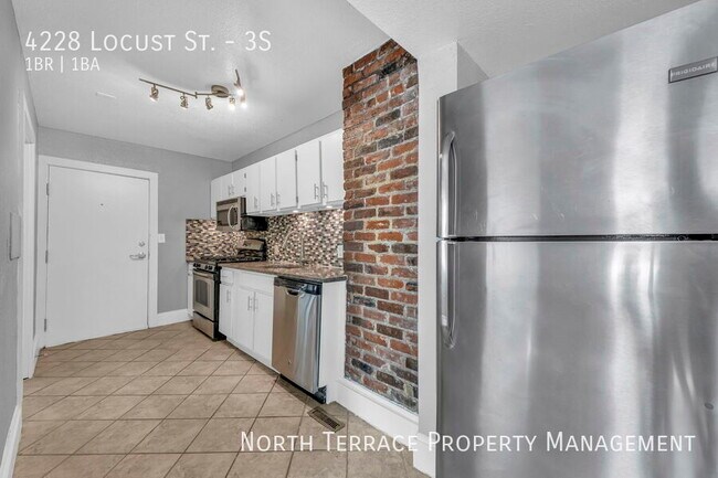 Photo - 1 Month FREE on a 13-Month Lease – Don’t M... Unidad 3S