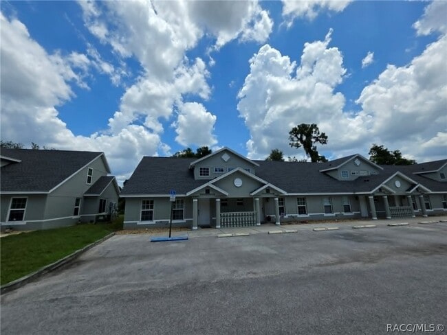 Building Photo - 835 E Rembrandt Way