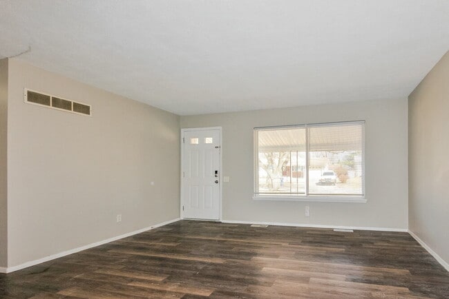 Photo - 1570 Tahoe Dr
