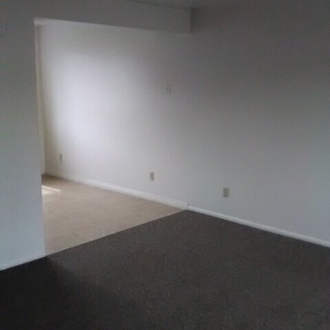 Building Photo - Ridge Unit 8