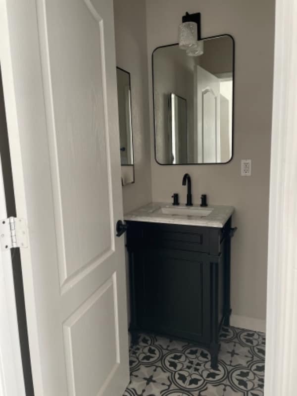 Photo - 925 E McKinley St