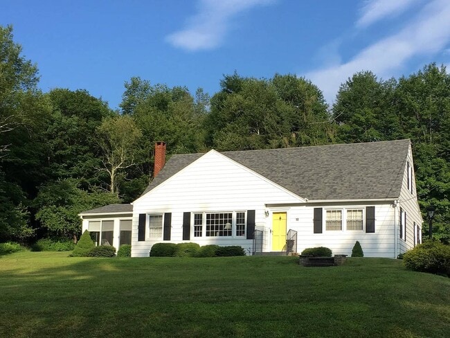 Building Photo - 18 Wildwood Dr