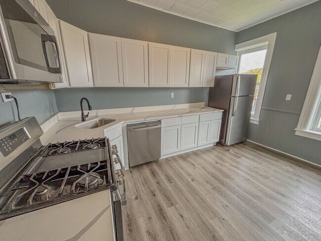 Photo - 204 1st St Unit Apt 3