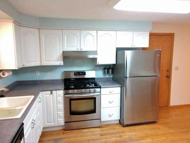 Building Photo - 4703 Regal Dr NE Rental