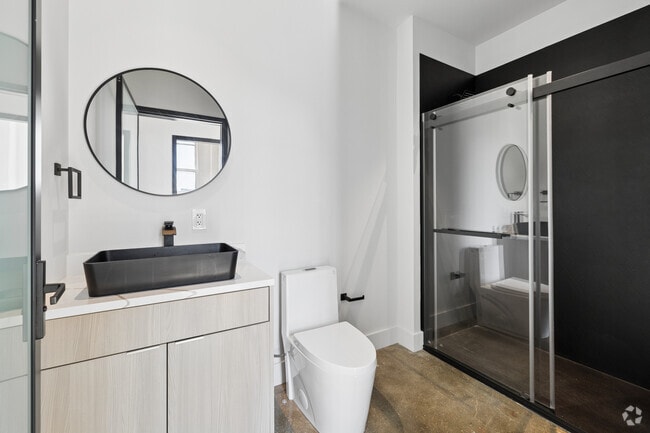 2 habitaciones, 1 baño - 700 pies cuadrados - Baño