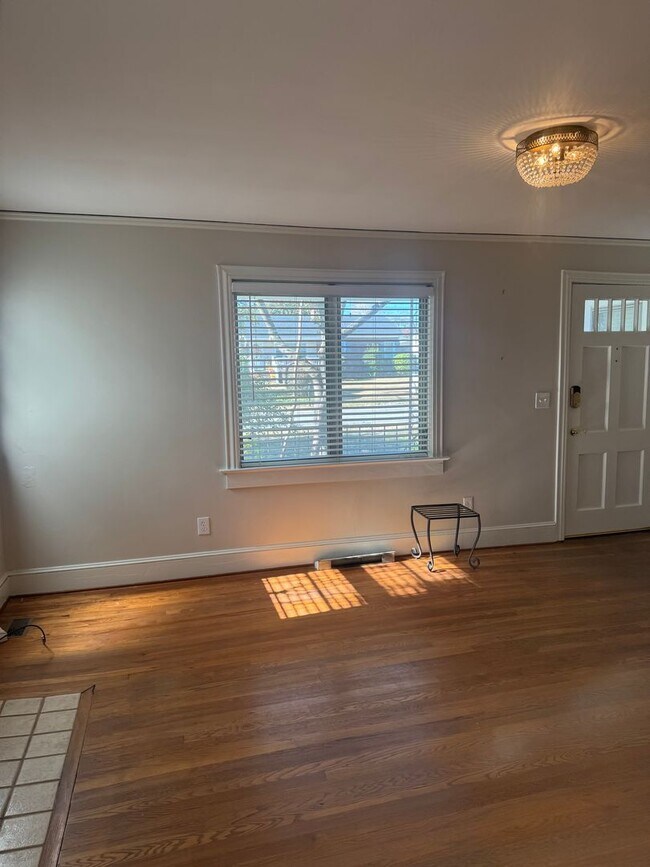 Photo - Fantastic Location & Price......More pictu...