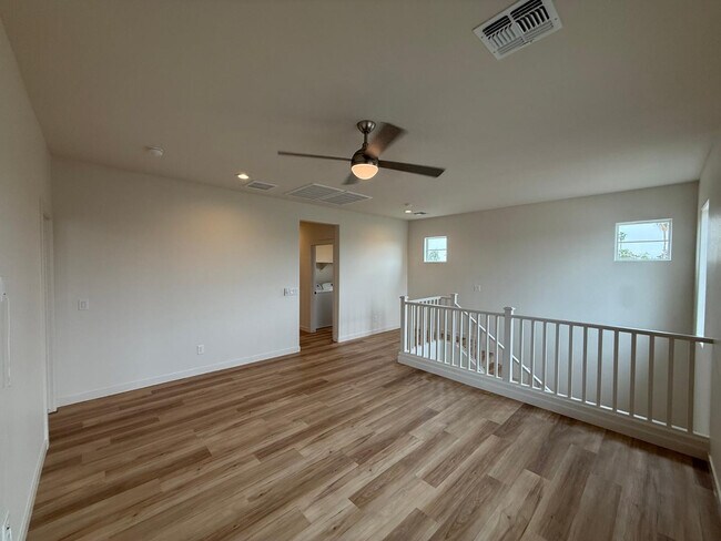 Photo - 624 N Vine St