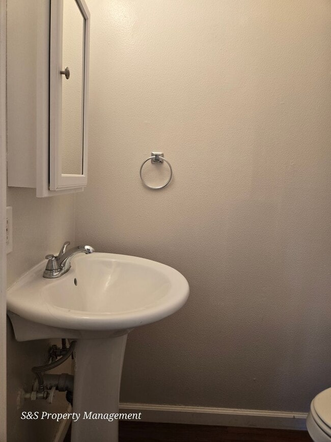 Photo - 8879 Salmon Falls Dr