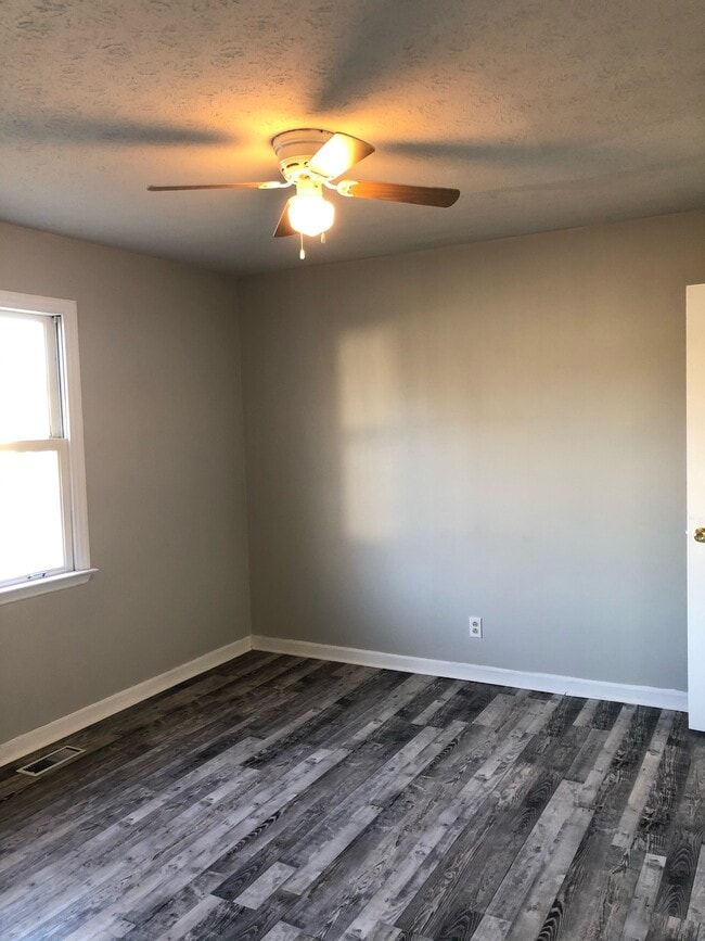 Photo - 123 Holly Ct