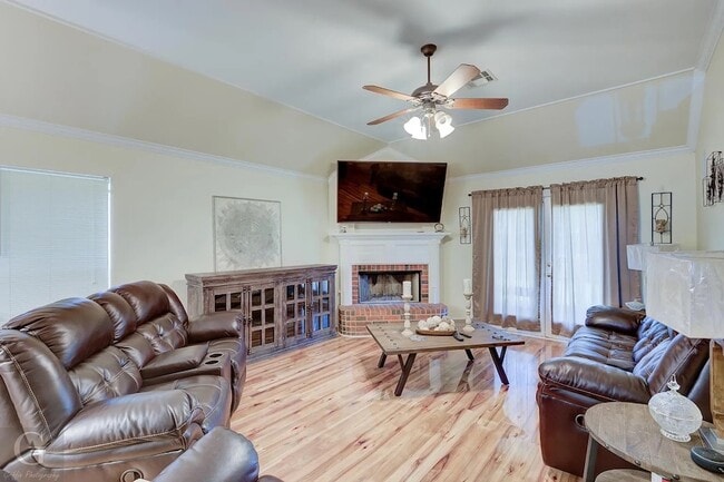 Photo - 326 Gaston Ln