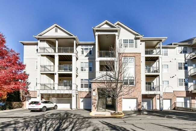 Building Photo - 12104 Garden Grove Cir Unit #404