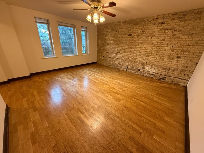 2550 Lake