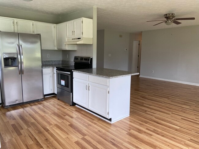 Photo - 64 Hallmark Dr