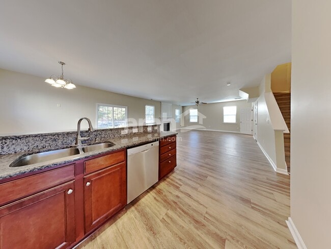 3360 Merchant Ln