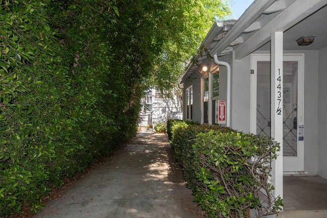 Photo - 14437 Dickens St Unidad 14437 1/2