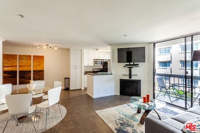 Photo - 7320 Hawthorn Ave Unidad 213