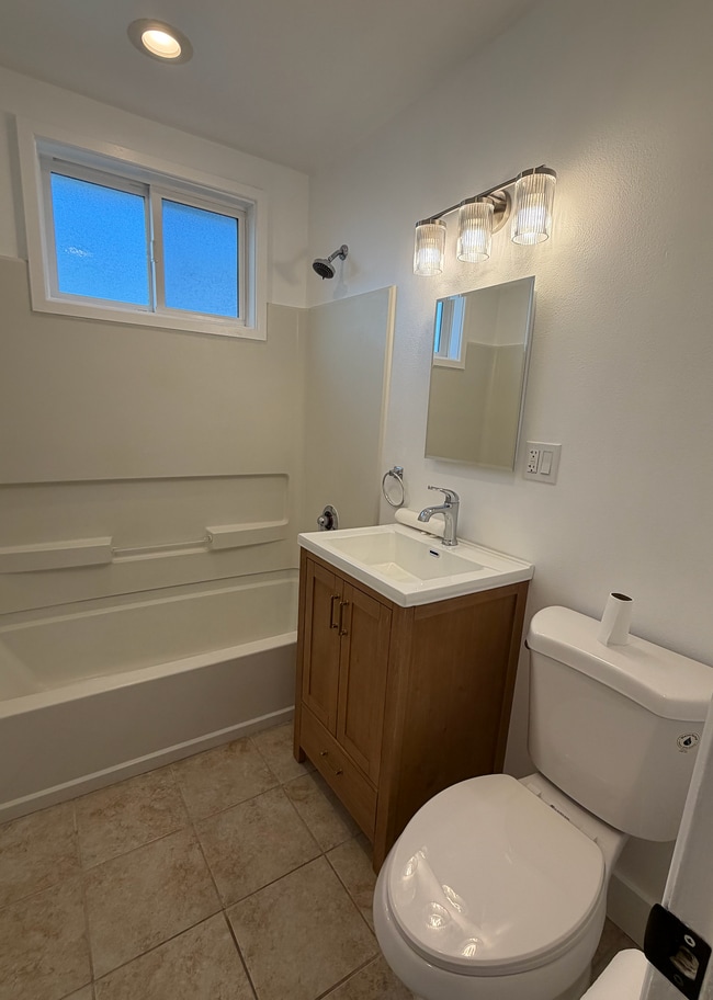 Photo - 2600 Gates Ave Unit Apartment #3