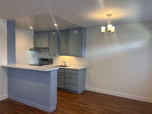Building Photo - Coral Manor Apartments Unit 3271 Beard Road