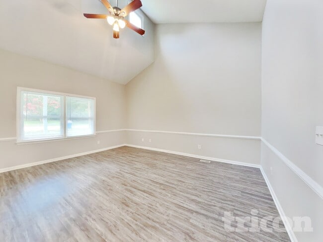 Photo - 176 Kay Ln
