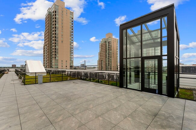Residences at Pier 40