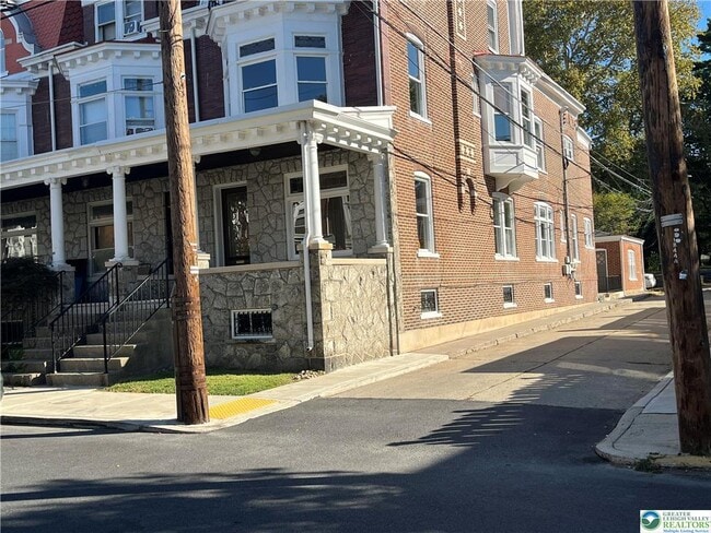 Photo - 113 N West St Unidad 2