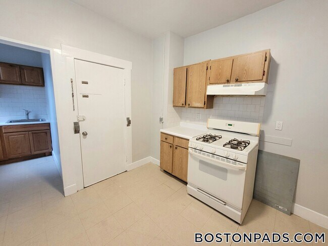 Photo - 48 Clark Ave Unidad 1L