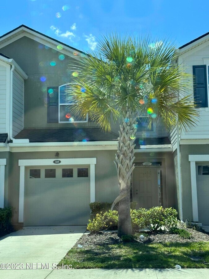 Photo - 325 Richmond Dr