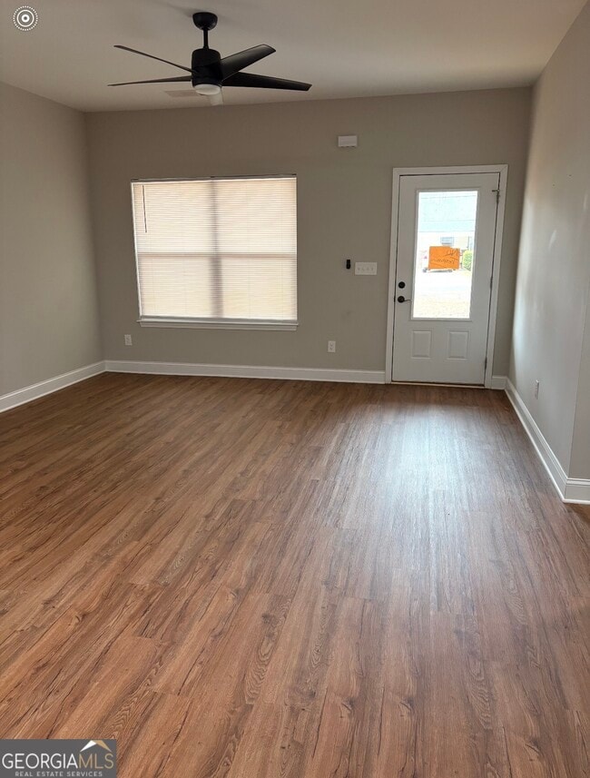 Photo - 121 Johnson St