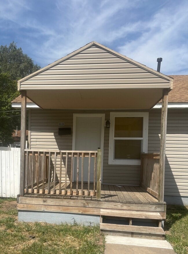Building Photo - 4444 E Bayley St