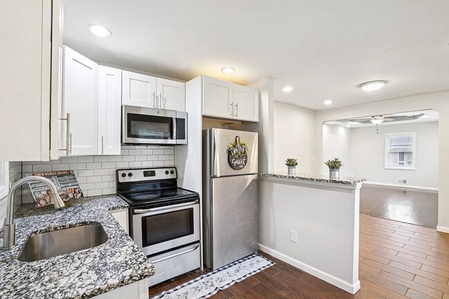 Photo - 209 Harper Rd SE