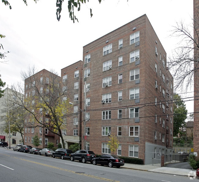 Photo - 4295 Webster Ave