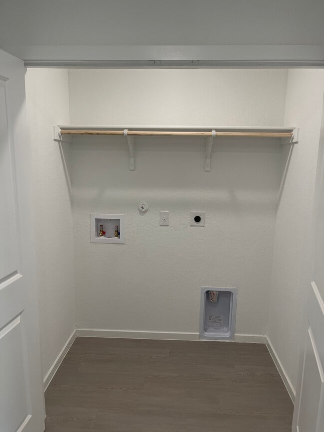 Photo - 2863 Red Diamond